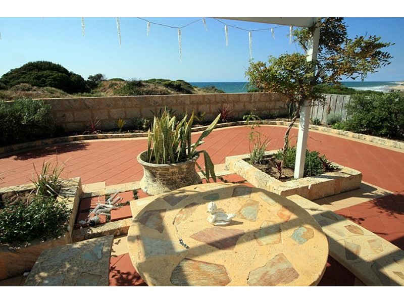 28 Hideaway Cove, Halls Head WA 6210