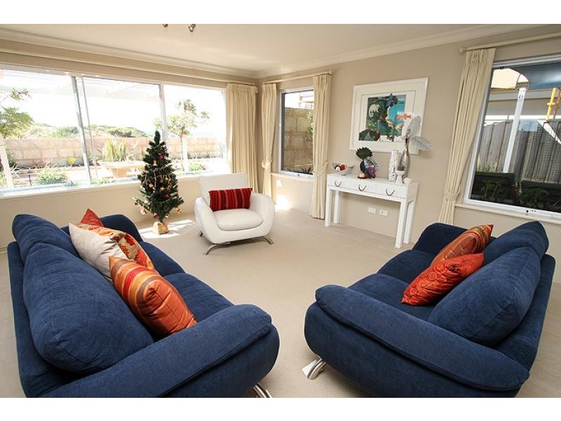 28 Hideaway Cove, Halls Head WA 6210