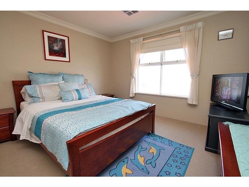 28 Hideaway Cove, Halls Head WA 6210