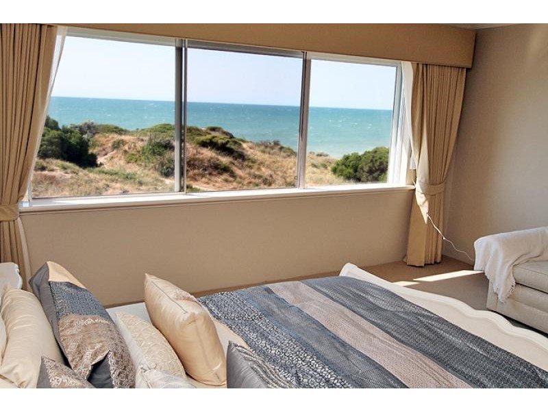 28 Hideaway Cove, Halls Head WA 6210