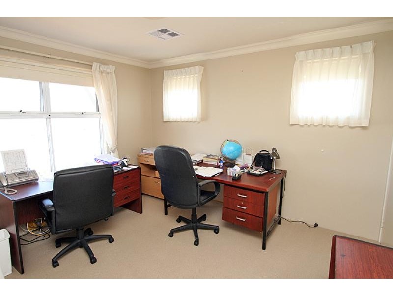 28 Hideaway Cove, Halls Head WA 6210