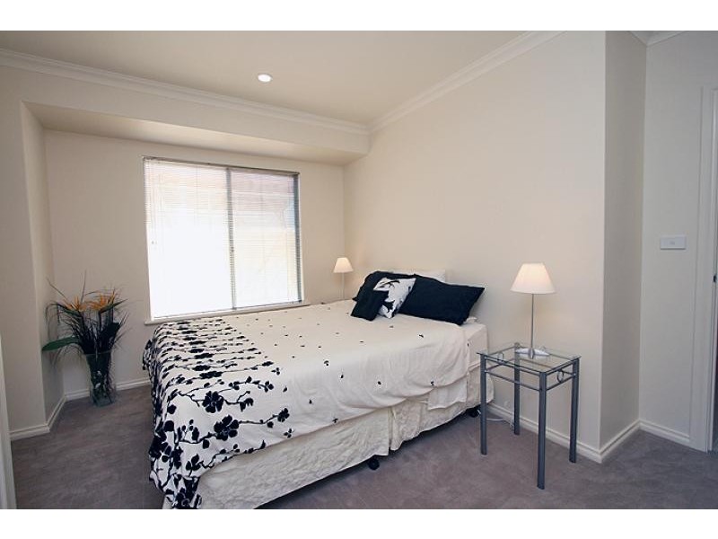 30 Tranquility Way, Halls Head WA 6210