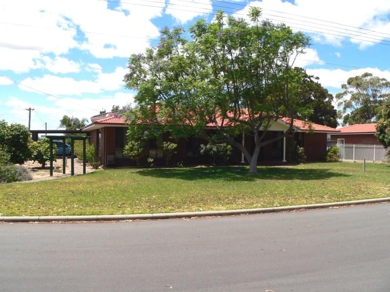 2 Muir Place, Halls Head WA 6210
