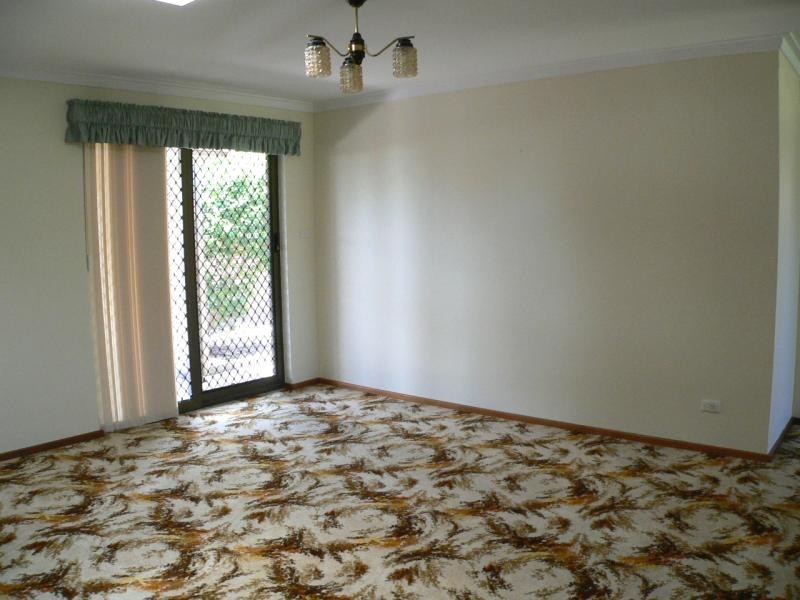 2 Muir Place, Halls Head WA 6210
