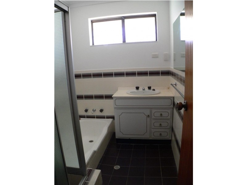 2 Muir Place, Halls Head WA 6210