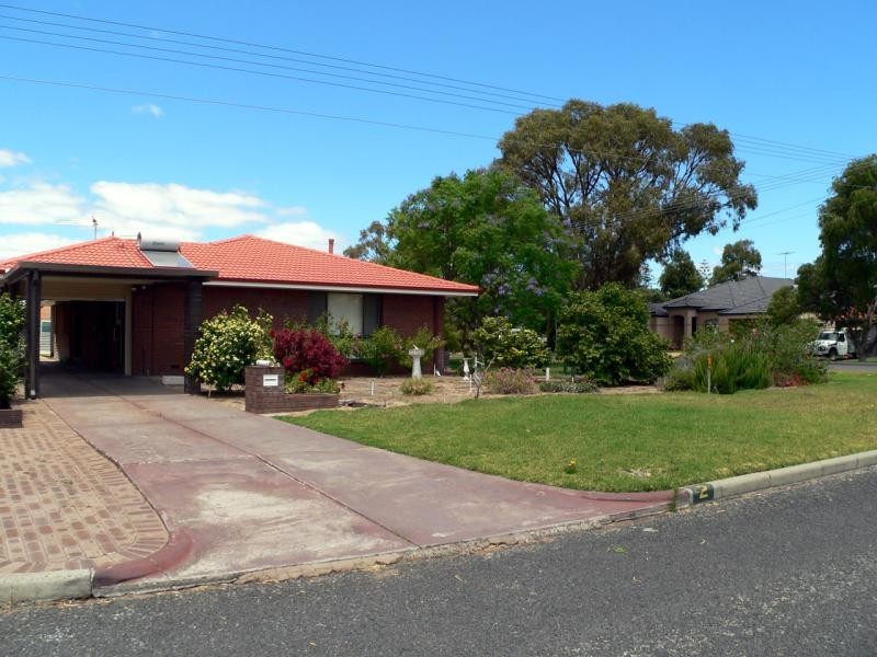 2 Muir Place, Halls Head WA 6210