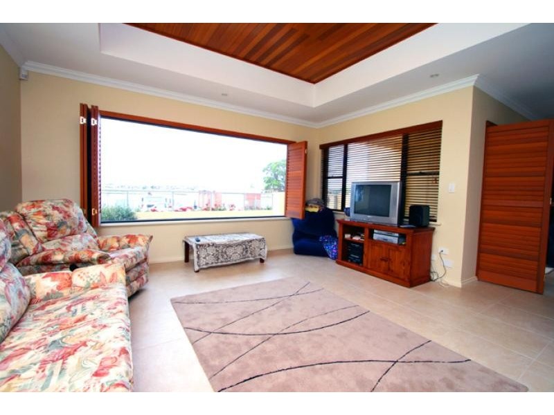 Unit 2/10 Winjan Place, Mandurah WA 6210