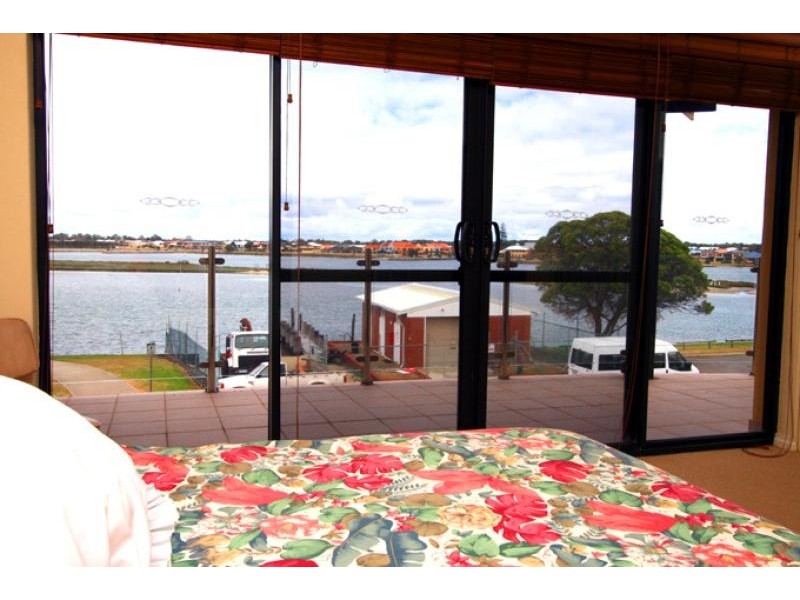 Unit 2/10 Winjan Place, Mandurah WA 6210