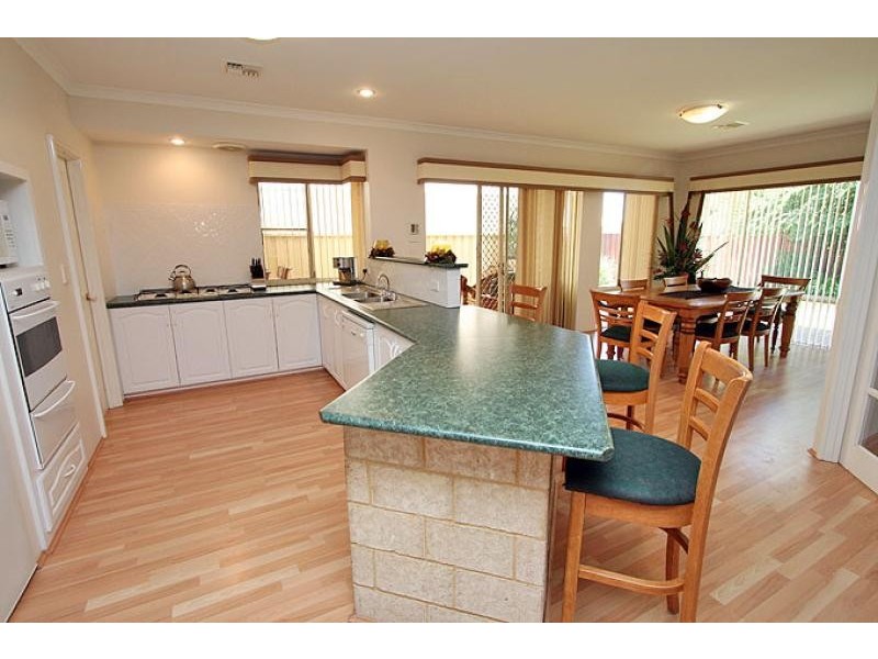 10 Capricorn Mews, Halls Head WA 6210