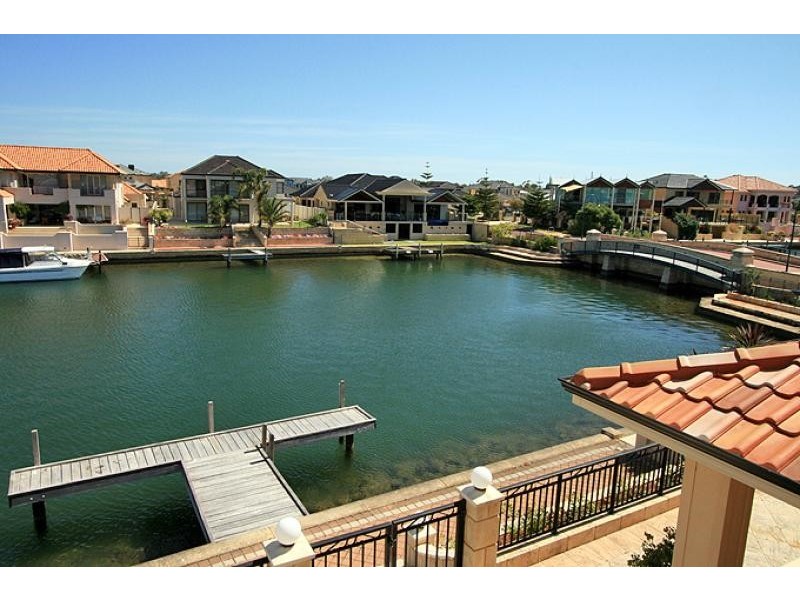 24 Picaroon Place, Mandurah WA 6210