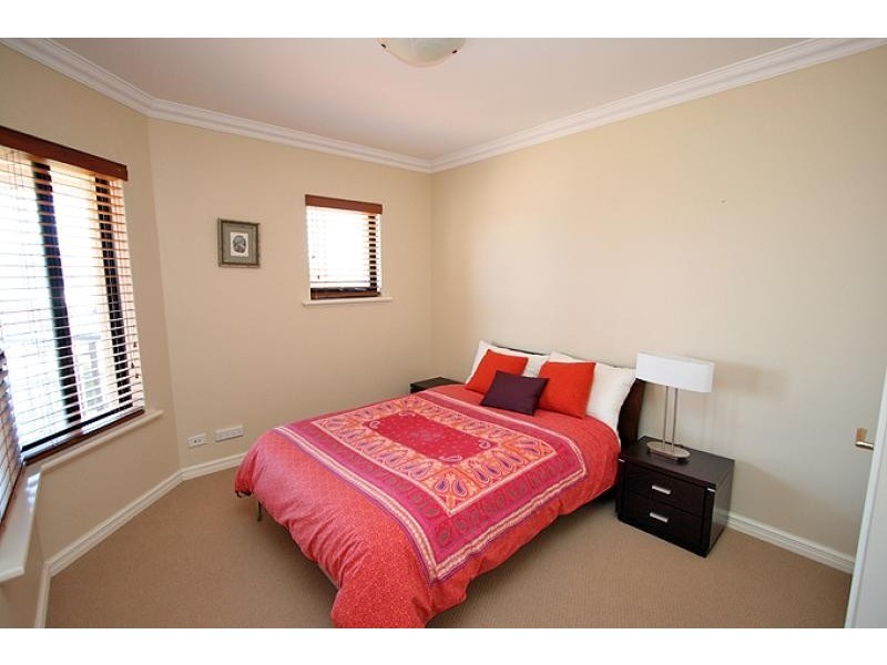 24 Picaroon Place, Mandurah WA 6210