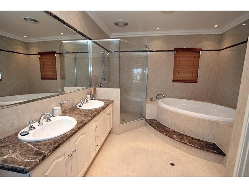 24 Picaroon Place, Mandurah WA 6210