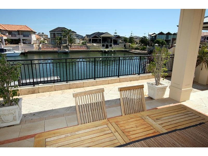 24 Picaroon Place, Mandurah WA 6210
