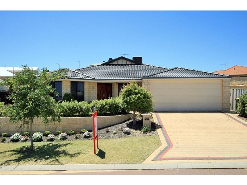 13 Lilly Pilly Lookout, Halls Head WA 6210