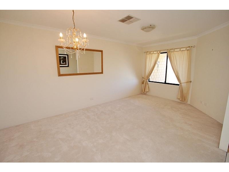 13 Lilly Pilly Lookout, Halls Head WA 6210