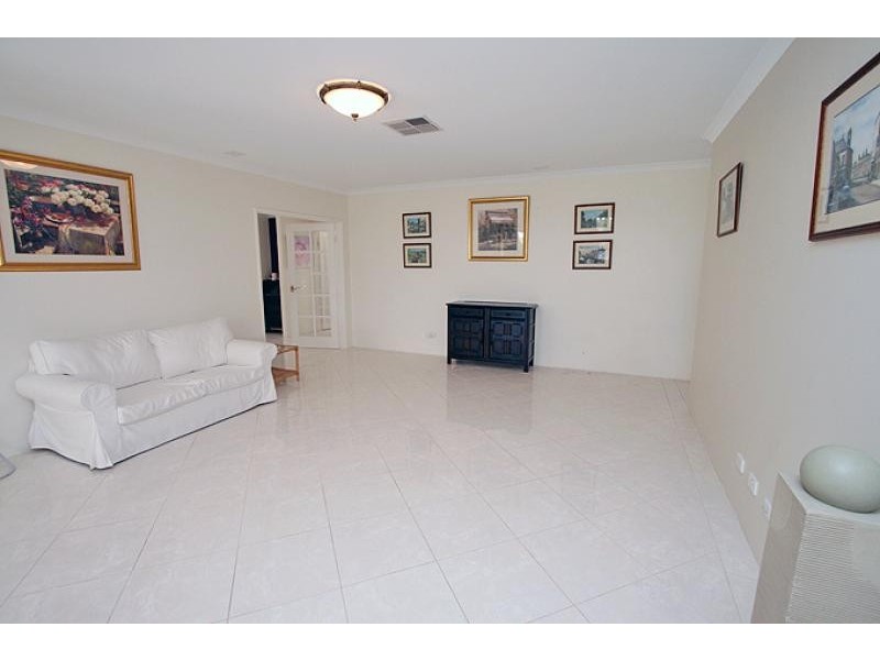 13 Lilly Pilly Lookout, Halls Head WA 6210