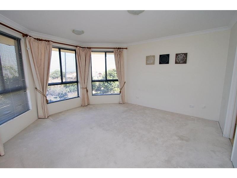 13 Lilly Pilly Lookout, Halls Head WA 6210