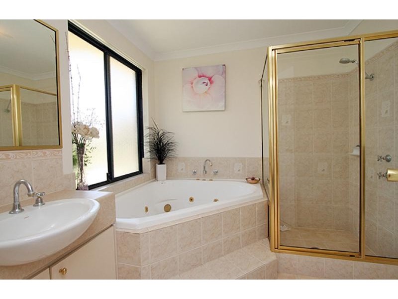 13 Lilly Pilly Lookout, Halls Head WA 6210