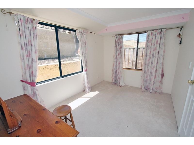 13 Lilly Pilly Lookout, Halls Head WA 6210