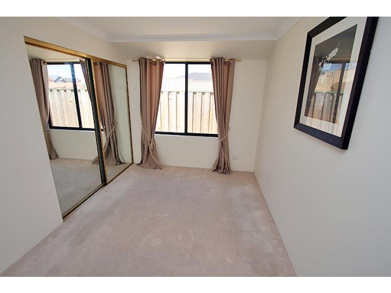 13 Lilly Pilly Lookout, Halls Head WA 6210