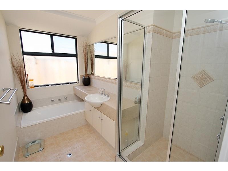 13 Lilly Pilly Lookout, Halls Head WA 6210