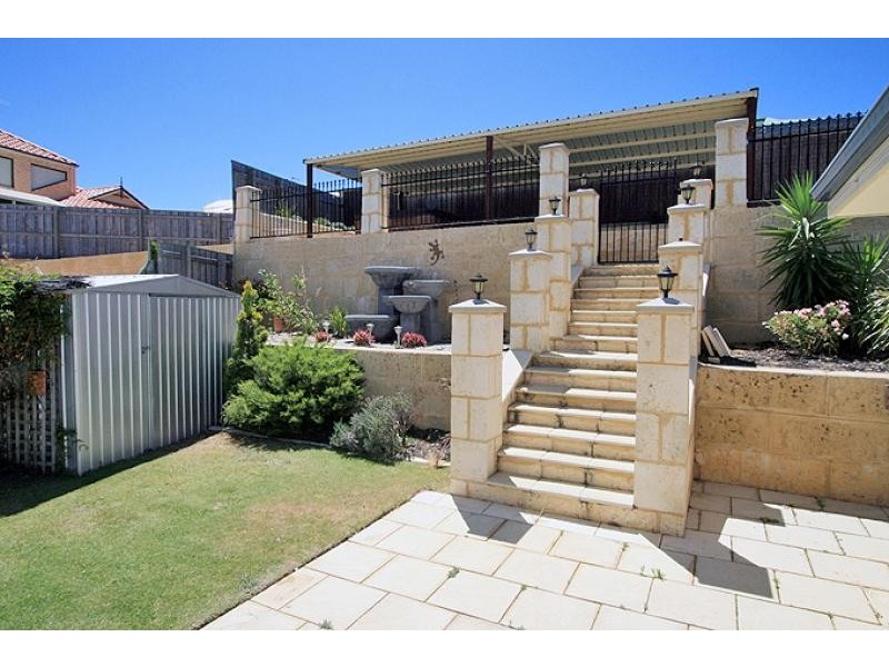 13 Lilly Pilly Lookout, Halls Head WA 6210