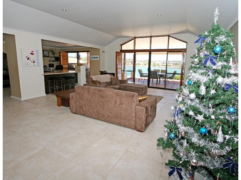 37 Australis Circle, Wannanup WA 6210