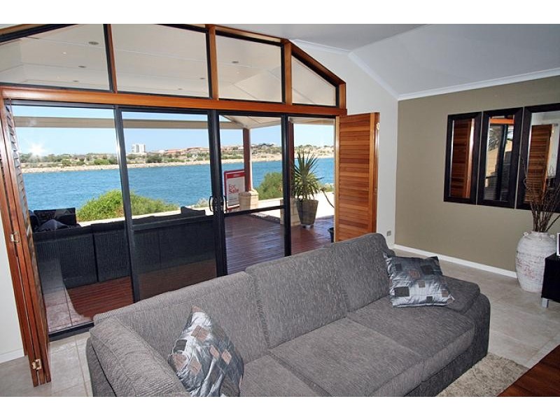 37 Australis Circle, Wannanup WA 6210