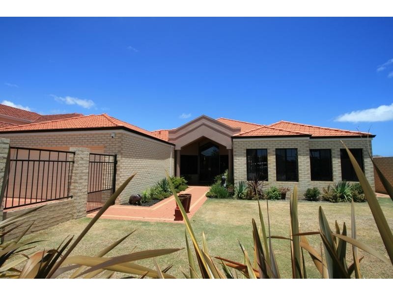 18 Genevieve Court, Halls Head WA 6210