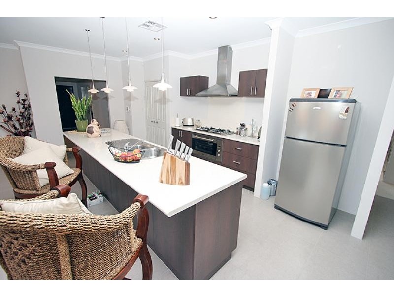 17 Buttercup Parkway, Halls Head WA 6210