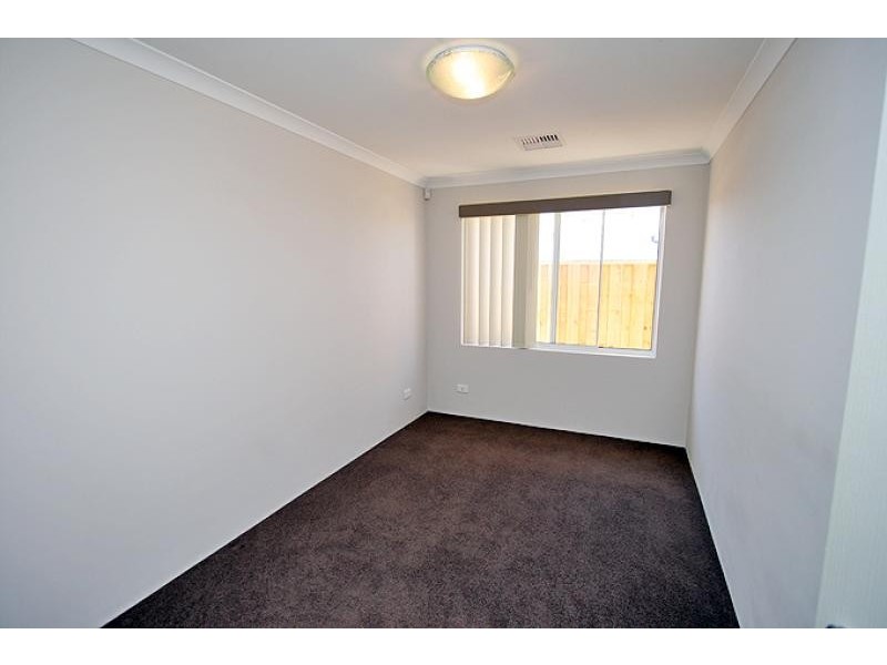 17 Buttercup Parkway, Halls Head WA 6210