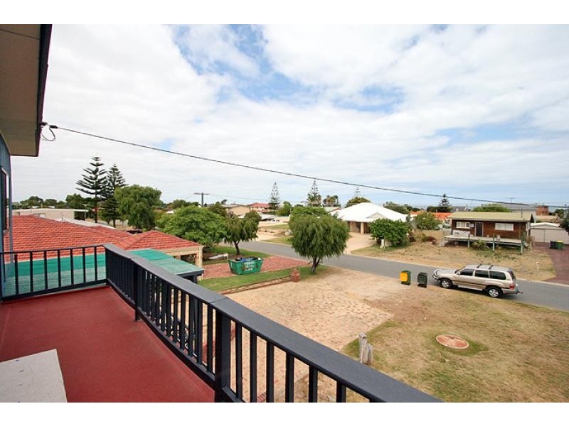 16 Success Street, Madora Bay WA 6210