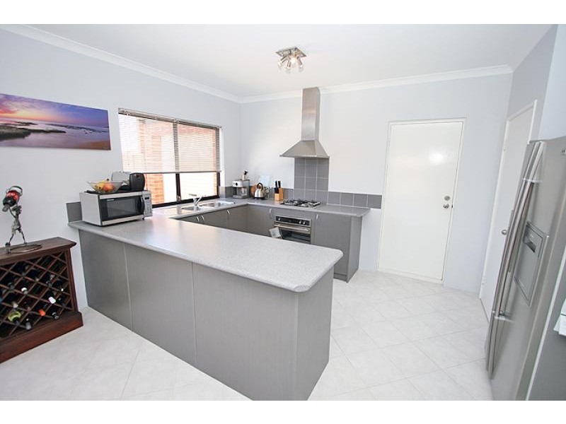 48 Carissa Turn, Halls Head WA 6210