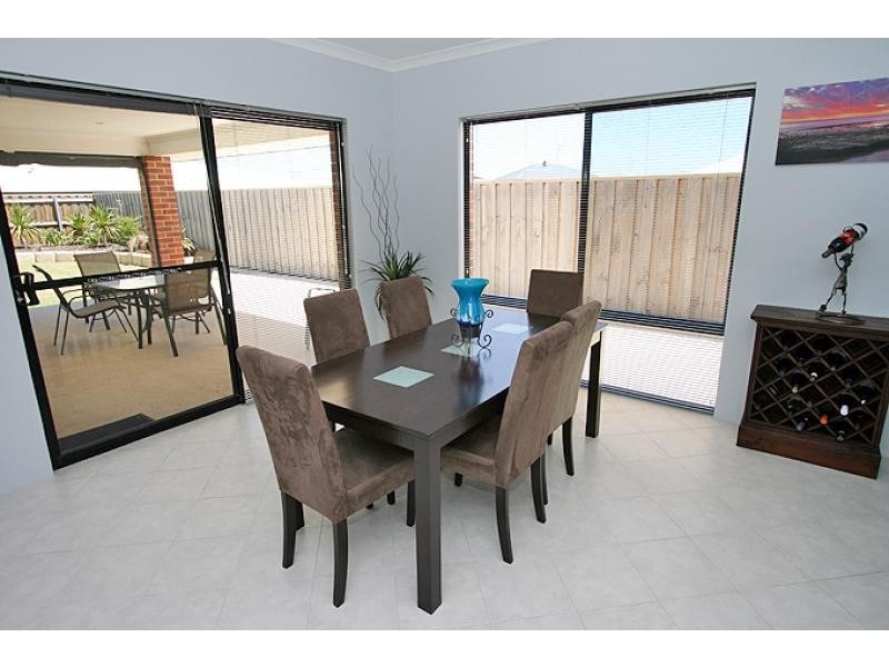 48 Carissa Turn, Halls Head WA 6210