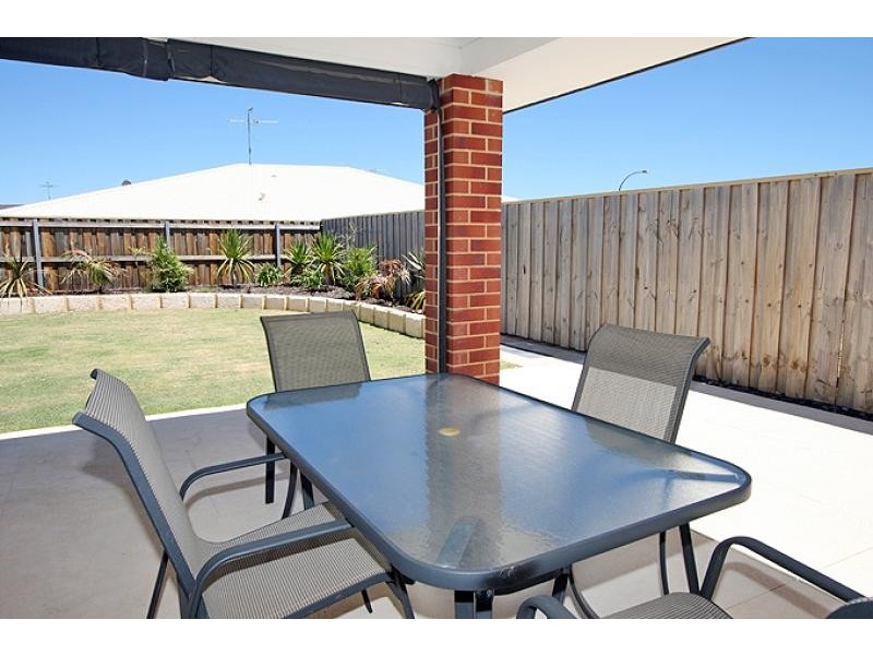 48 Carissa Turn, Halls Head WA 6210