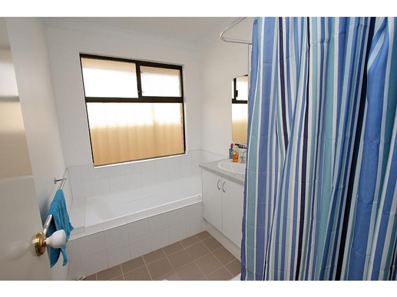 35 Lismore Ridge, Lakelands WA 6180