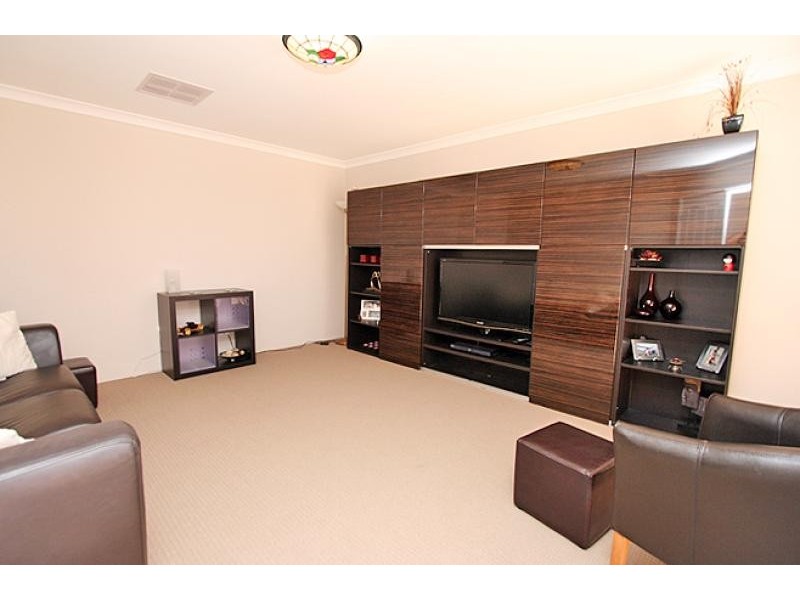 24 Scarab Court, Halls Head WA 6210