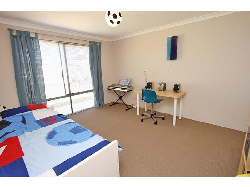 24 Scarab Court, Halls Head WA 6210