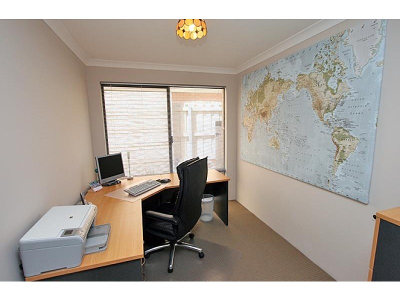 24 Scarab Court, Halls Head WA 6210