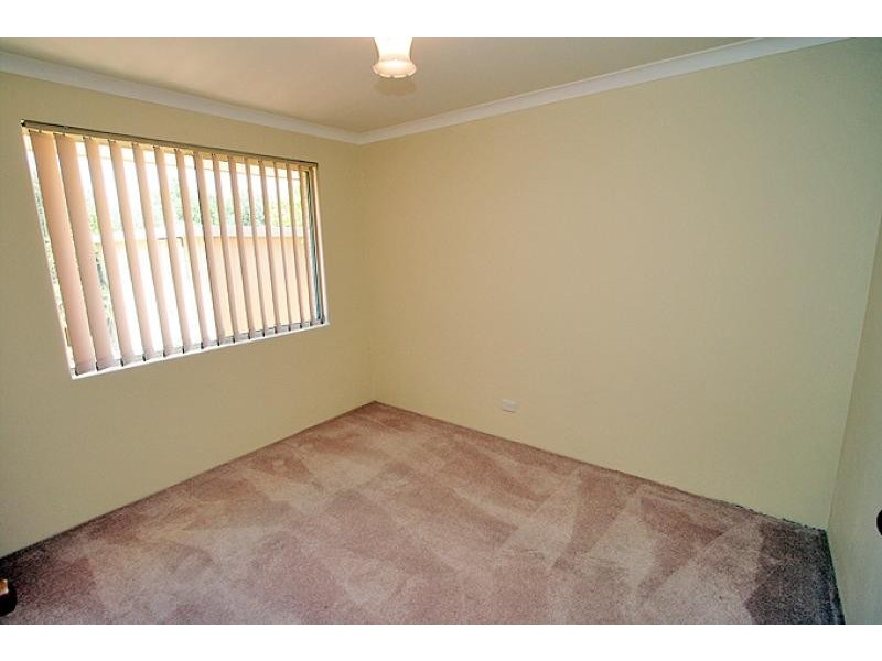 7 Noosa Court, Halls Head WA 6210