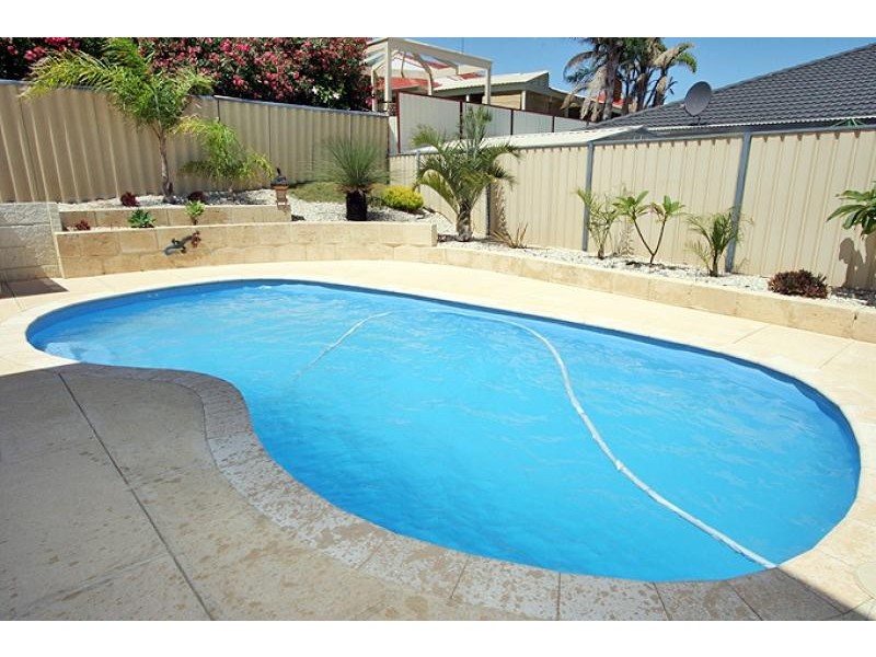 4 Dryandra Place, Halls Head WA 6210