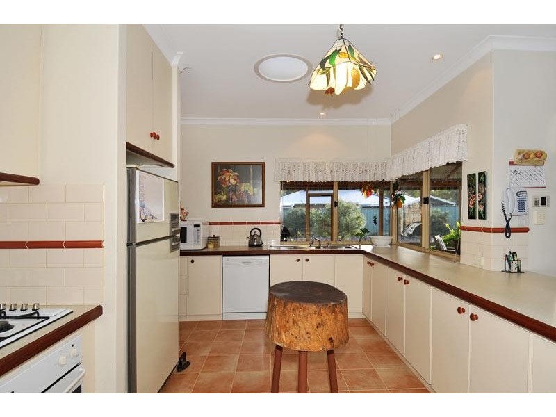 86 Victoria Circle, Greenfields WA 6210