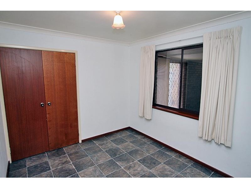 2 Liston Place, Greenfields WA 6210