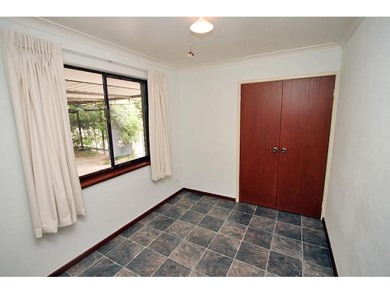 2 Liston Place, Greenfields WA 6210