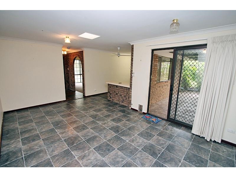 2 Liston Place, Greenfields WA 6210