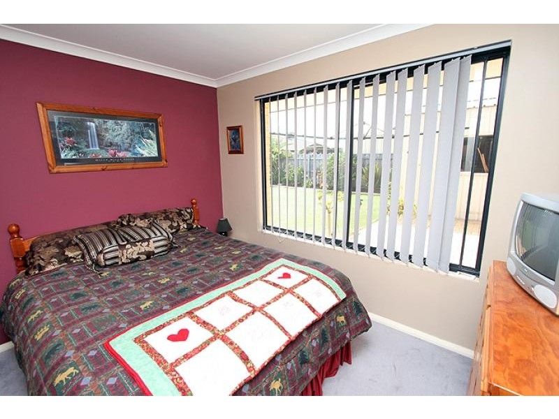 24 Waxflower Vista, Halls Head WA 6210