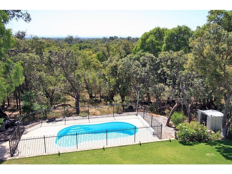 548 Southern Estuary Road, Lake Clifton WA 6215