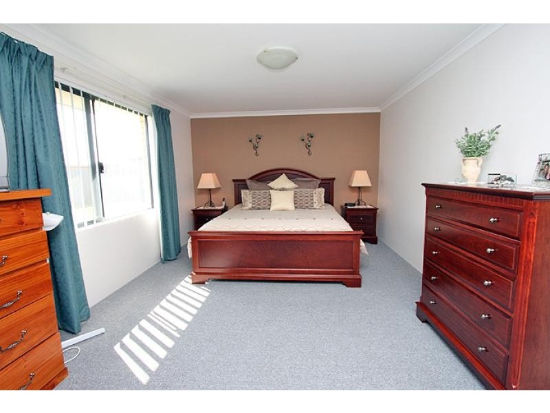 6 Lutea Road, Halls Head WA 6210