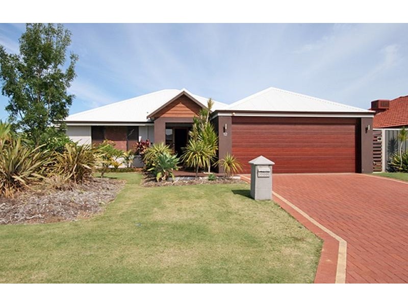 12 Regia Pass, Madora Bay WA 6210