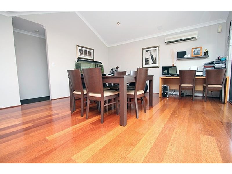 12 Regia Pass, Madora Bay WA 6210